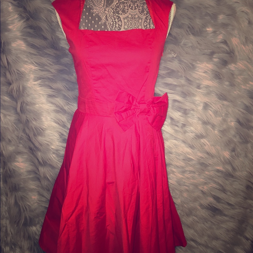 Women’s vintage style dress
